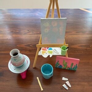 American Girl Art Class Set. Very good condition. Orig $54.